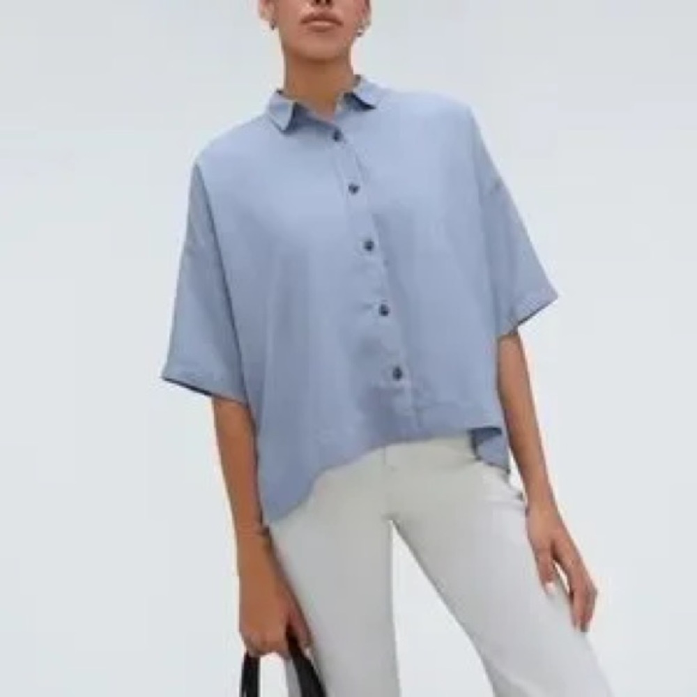 Size M Everlane The Drapey Square Shirt Light Blue